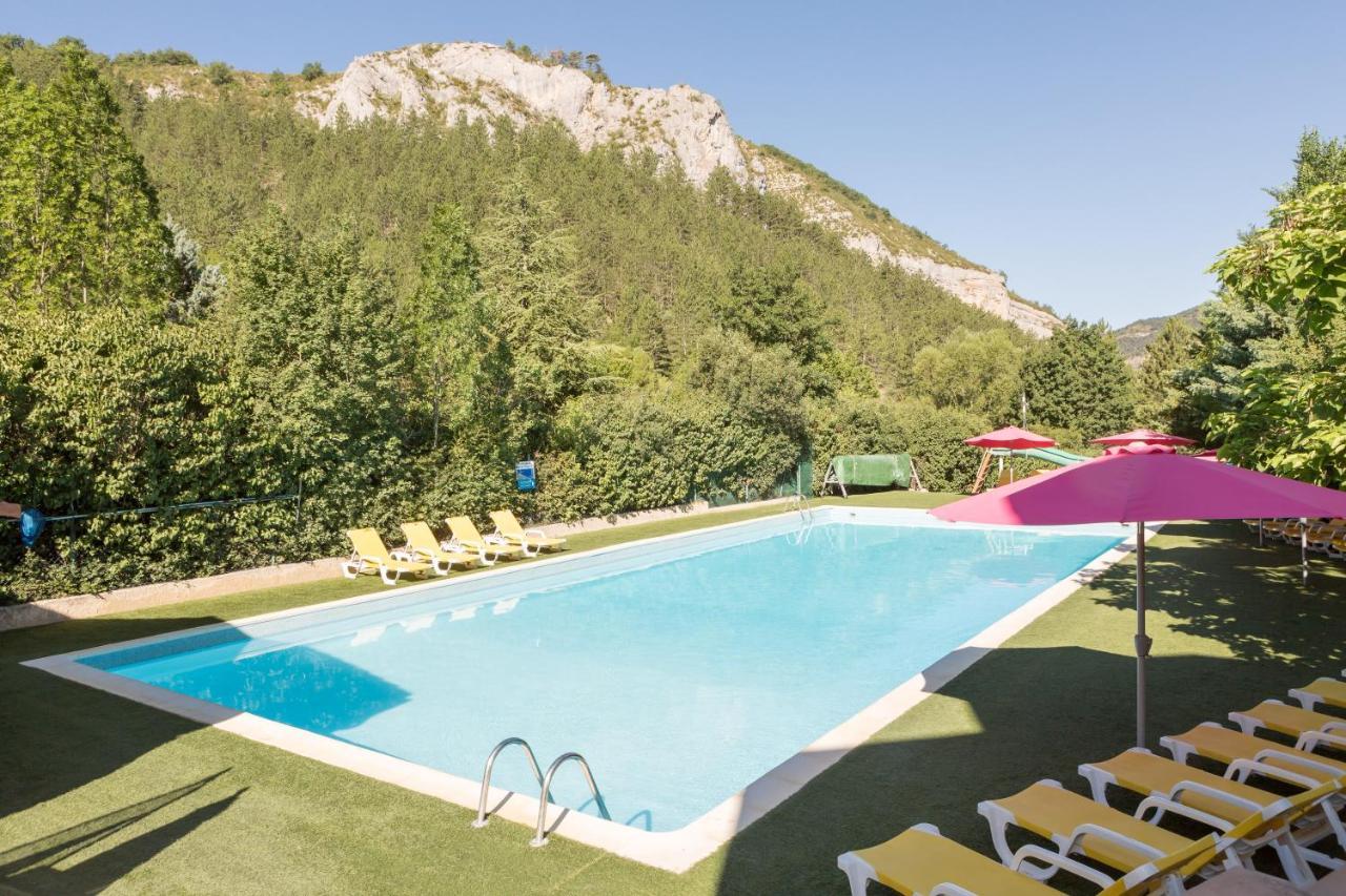 Hotel Camping Les Princes D'Orange Orpierre Exteriér fotografie