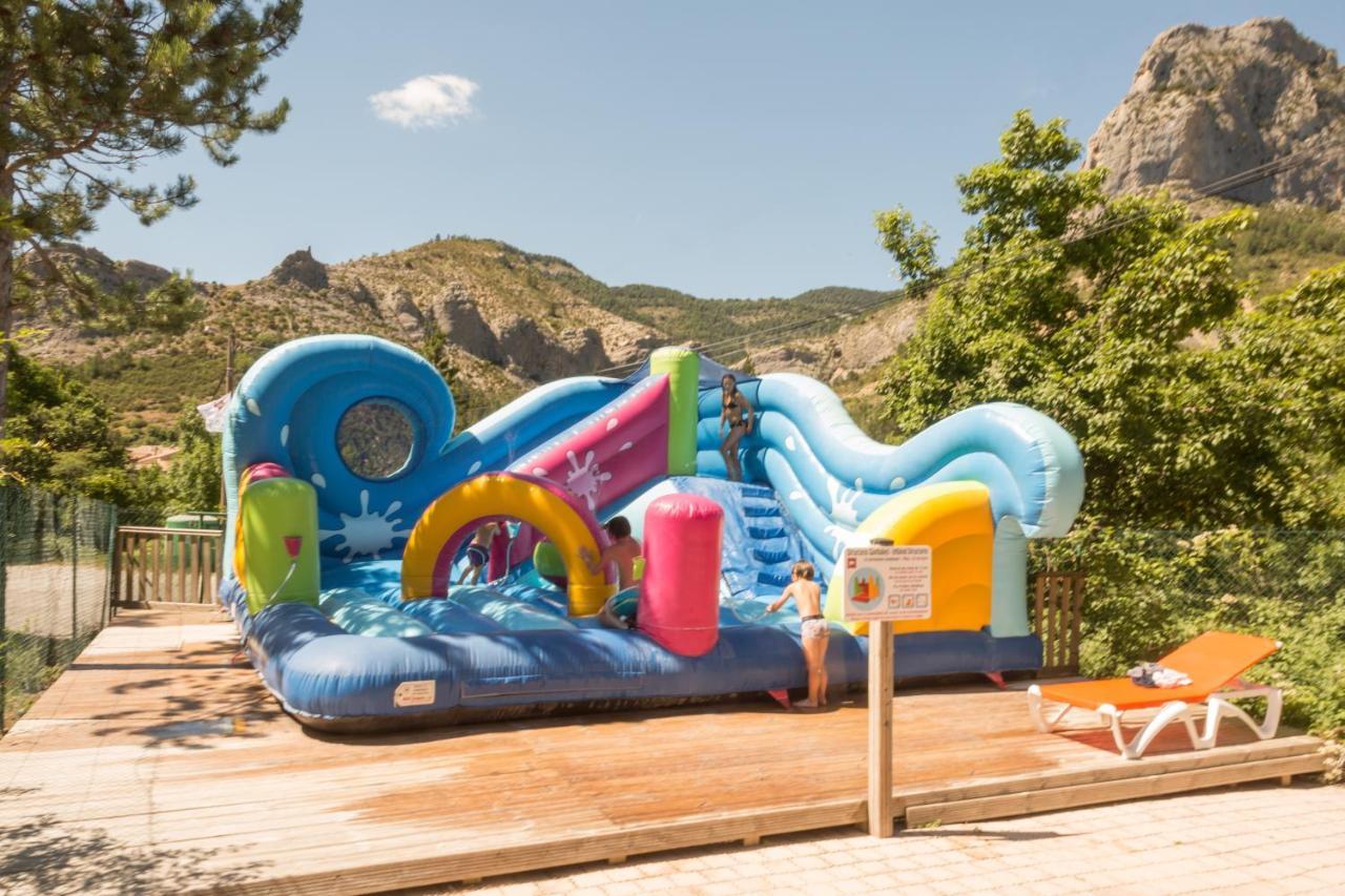 Hotel Camping Les Princes D'Orange Orpierre Exteriér fotografie