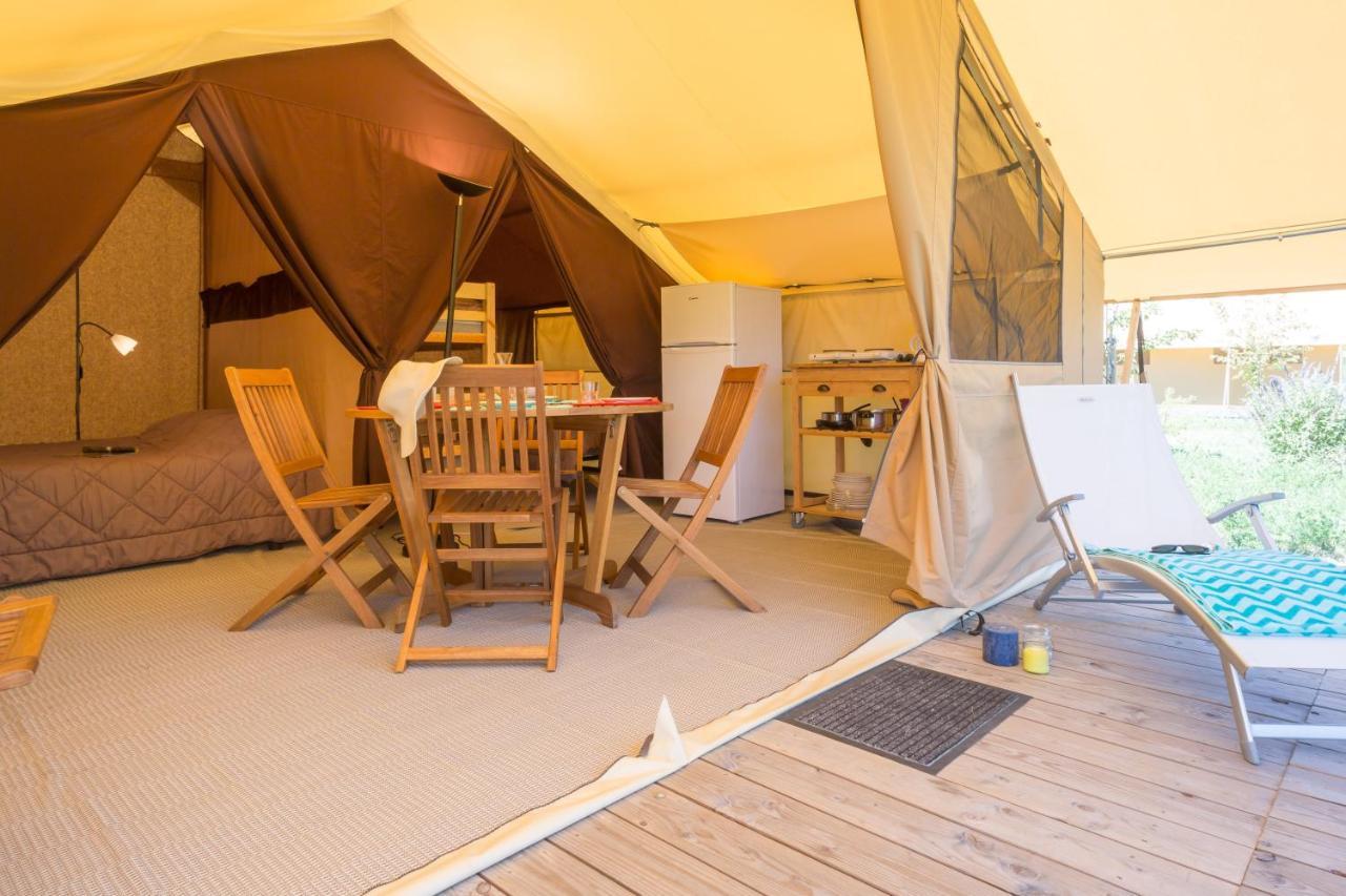 Hotel Camping Les Princes D'Orange Orpierre Exteriér fotografie