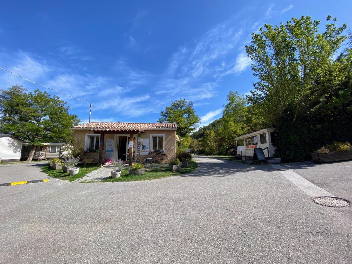 Hotel Camping Les Princes D'Orange Orpierre Exteriér fotografie